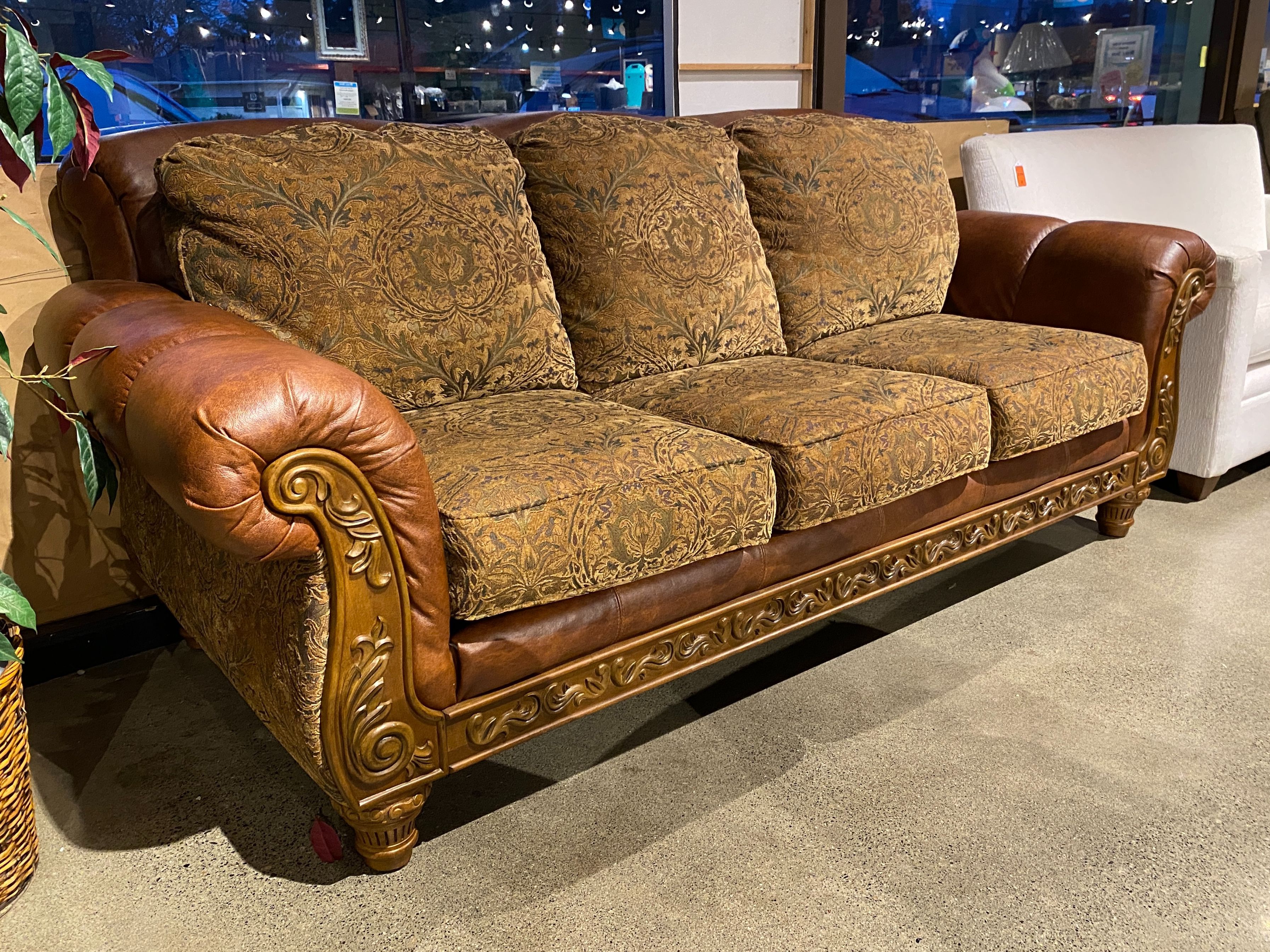 Comfy Regal Wood Trim Sofa