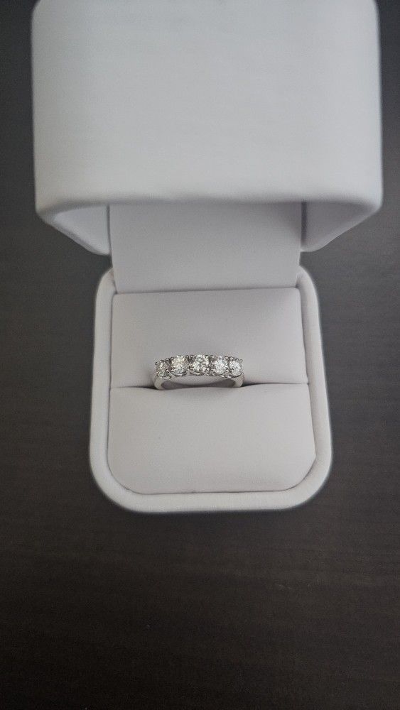 Platinum Ring VS1 Daimonds