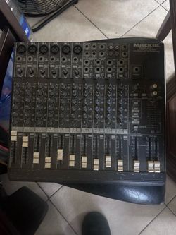Mackie Mixer