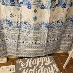 Beautiful Christmas Bathroom Set. Excellent Conditions 