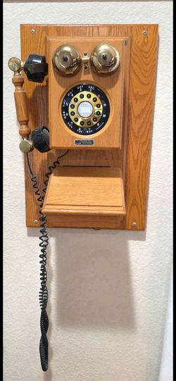 VINTAGE LANDLINE WALL PHONE