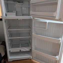 GE 18.1 Cu. Ft. Top-Freezer Refrigerator 