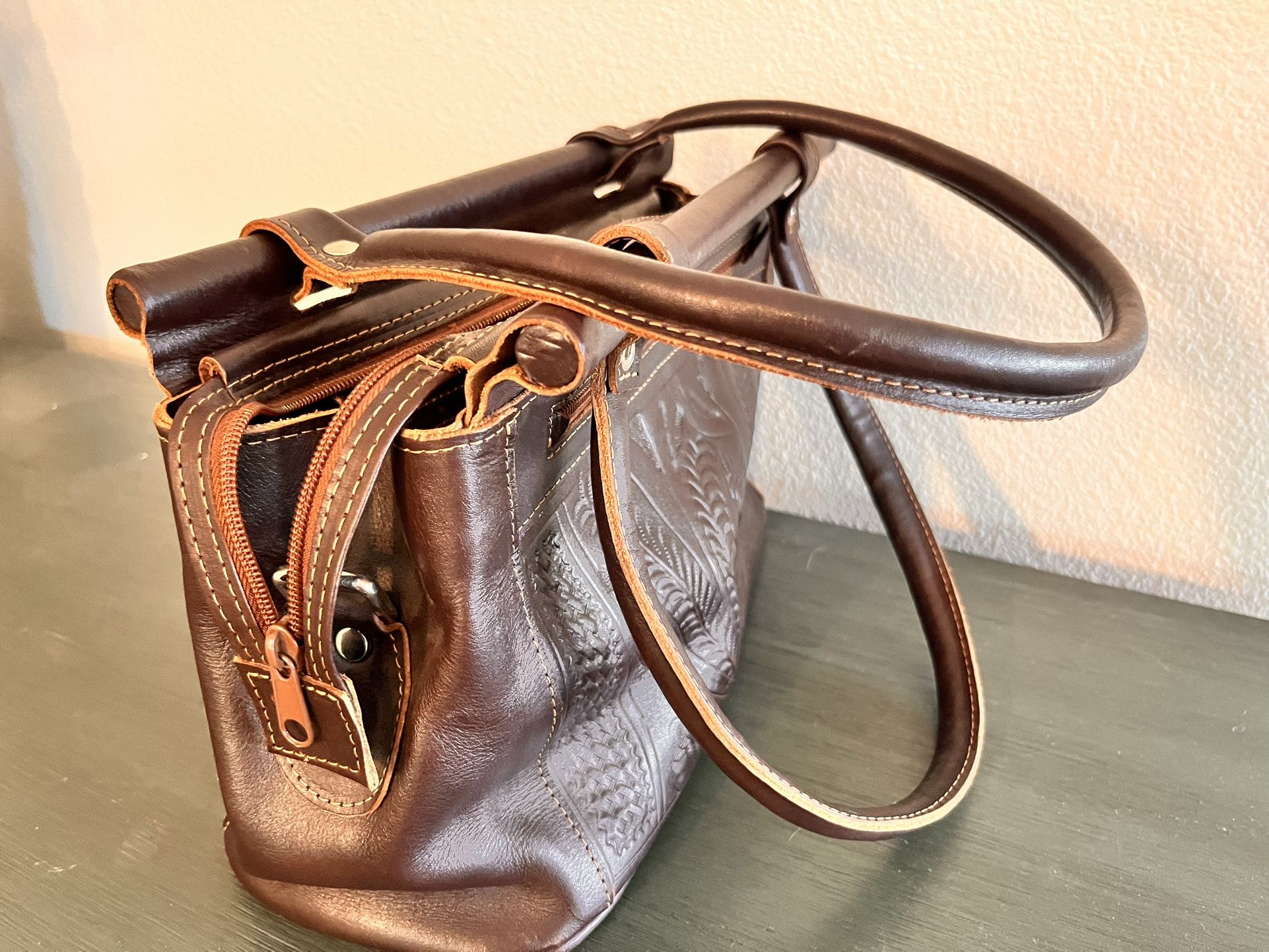 Embossed Paraguay Leather Purse