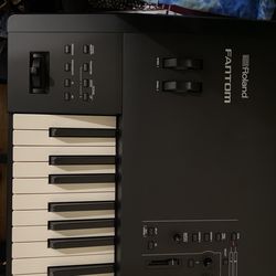Roland Fantom 8 Work Station w/ Stand And Dust Cover