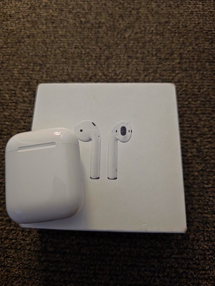 Apple AirPods (2nd Gen)