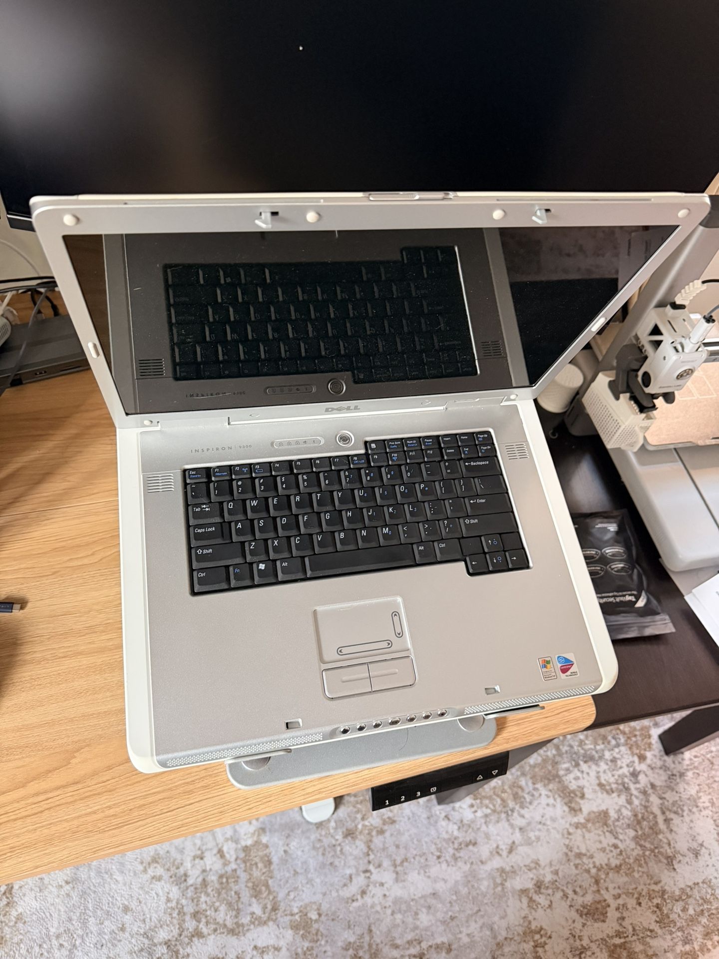 Dell Inspiron 9300 | 17" Laptop | Large Screen | Good Condition