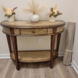 Broyhill Entrance Table