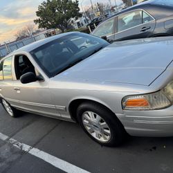 2003 Ford Crown Victoria