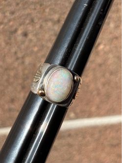 Natural White Australian Opal oval 2 gold round pearls & leafs on band Sz 11.5