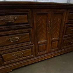 Dresser Set