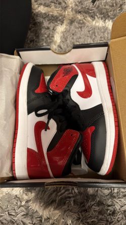 Jordan 1 mid se 12c