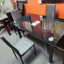 DINING TABLE WITH.4 CHAIRS