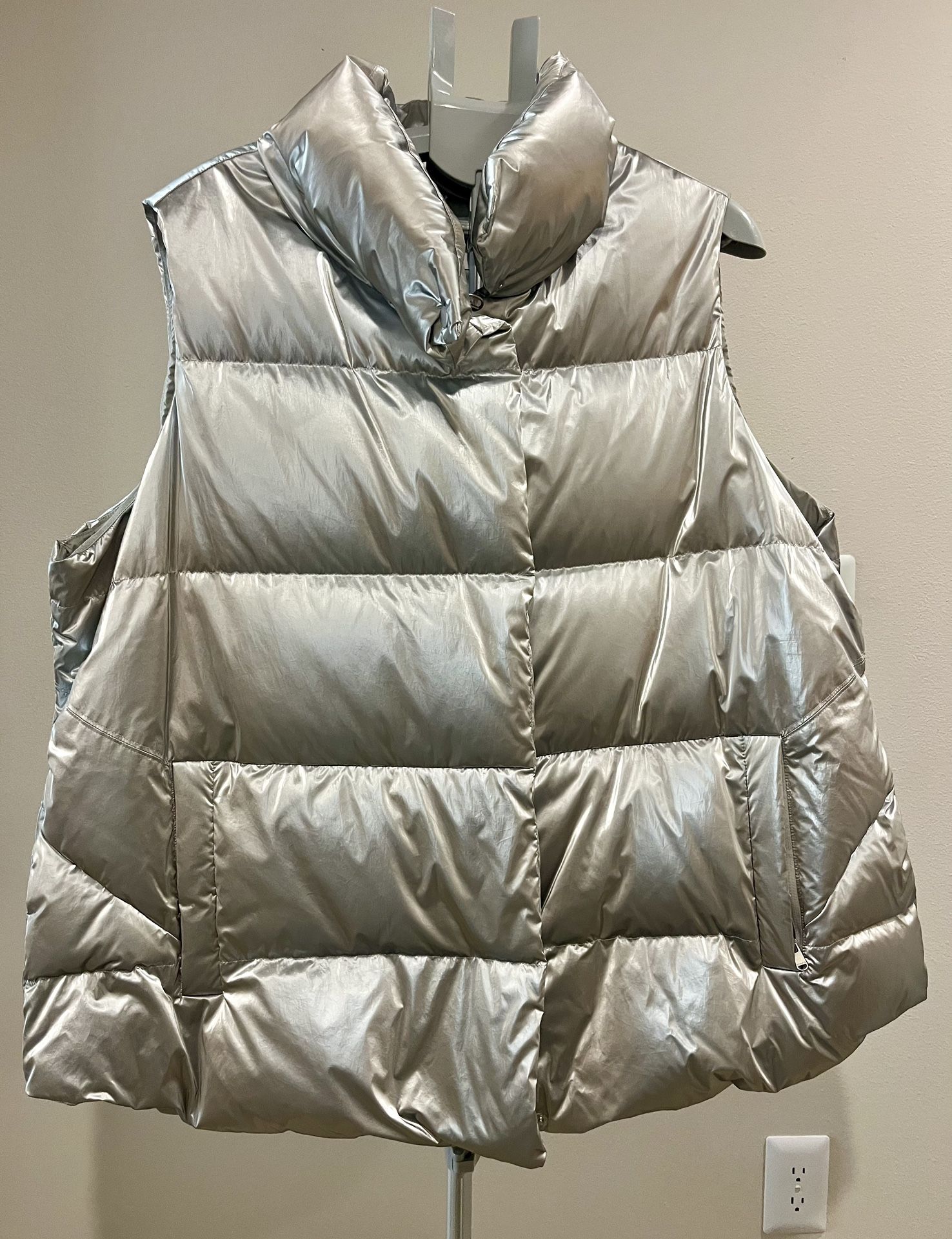 Athleta Downtown Metallic Vest Down Filled in Silver Size