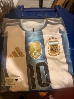 Have this adidas argentina messi medium slim fit original sells for $130. Letting it go for $90