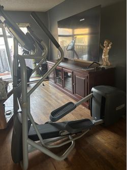 EFX elliptical PRECOR