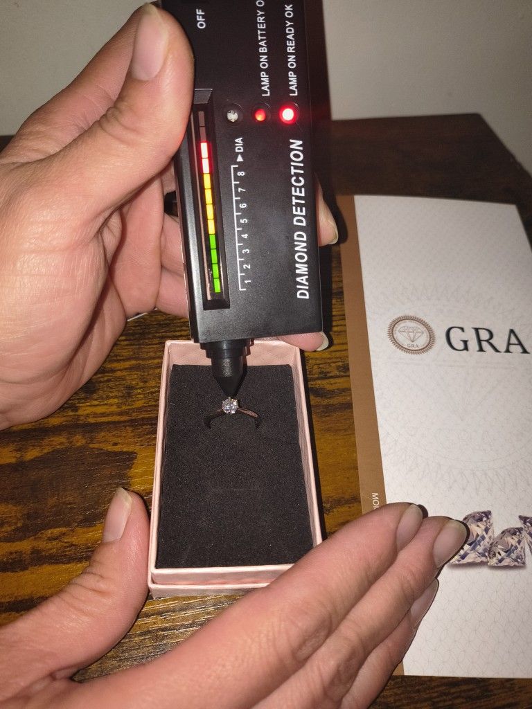 VVS1 Engagement Ring. Real Diamond lab Moissanite 0.5 Carat