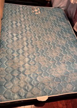 Queen mattress & box spring set