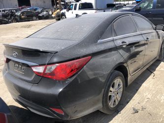 2014 Hyundai Sonata for parts