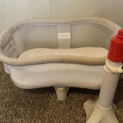 Baby Swivel Bassinet 
