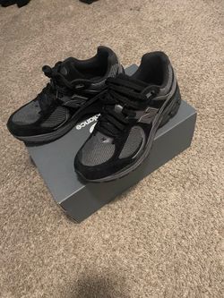 Brand new new balance 2002r