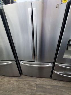 GE French Door With Wter And Ice Dispencer  Oninside 36 Wide 69 Hihht 32 Deep Warranty  $950..open Box