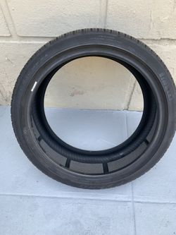 Pirelli Tire. (one Tire )
