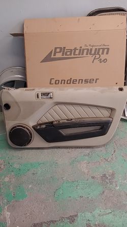 Ford mustang door trim panel 2010-2014