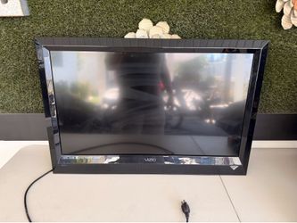 Vizio 32” LCD HDTV
