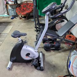 SCHWINN ACTIVE 10 STATIONNARY BIKE 