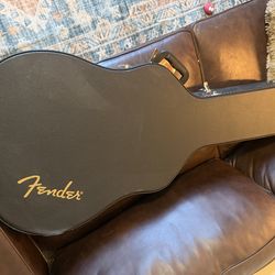🎸 Fender Hard Guitar Case – Strat/Tele Style – $100🎸