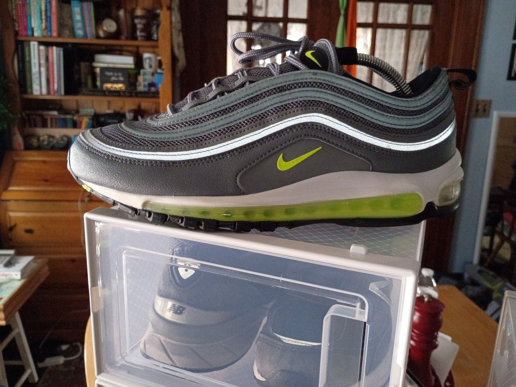 Kicks