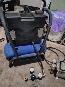 Portable Air Compressor with Regulator Accessories