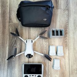 DJI Mini 3 Fly More Combo (DJI RC), Drones with Camera for Adults 4K, 3 Batteries for 114-min Flight Time, Vertical Shooting, 32800ft (10km) 