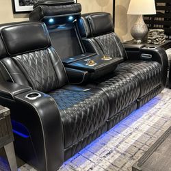 Boyington Black Power Reclining Sofa

Ashley Furniture