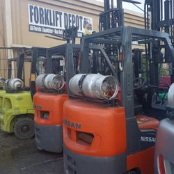 FORKLIFT NISSAN 5000# Triple Mast 