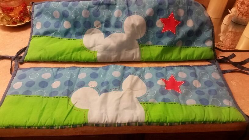 DISNEY MICKEY MOUSE CLUBHOUSE CRIB LINER AND PILLOW