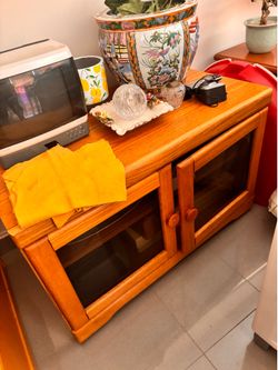 Furniture/ Cabinet/ Tv stand