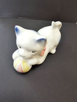 Vintage Blue White Ceramic Cat