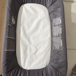 Nuna Sena Series Playard Changer
