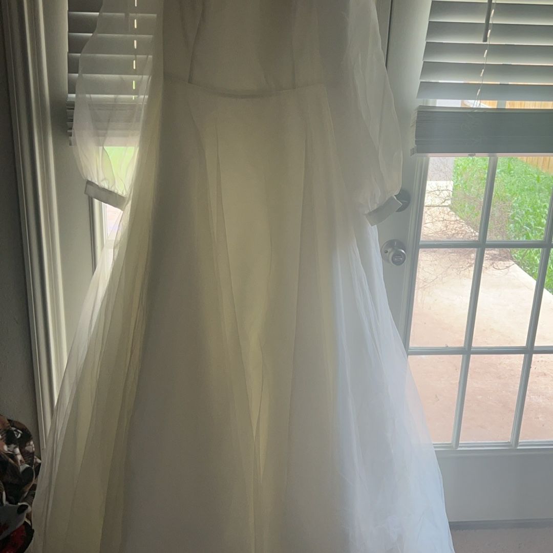Custom Wedding Dress Size 24-Never Wear Rn
