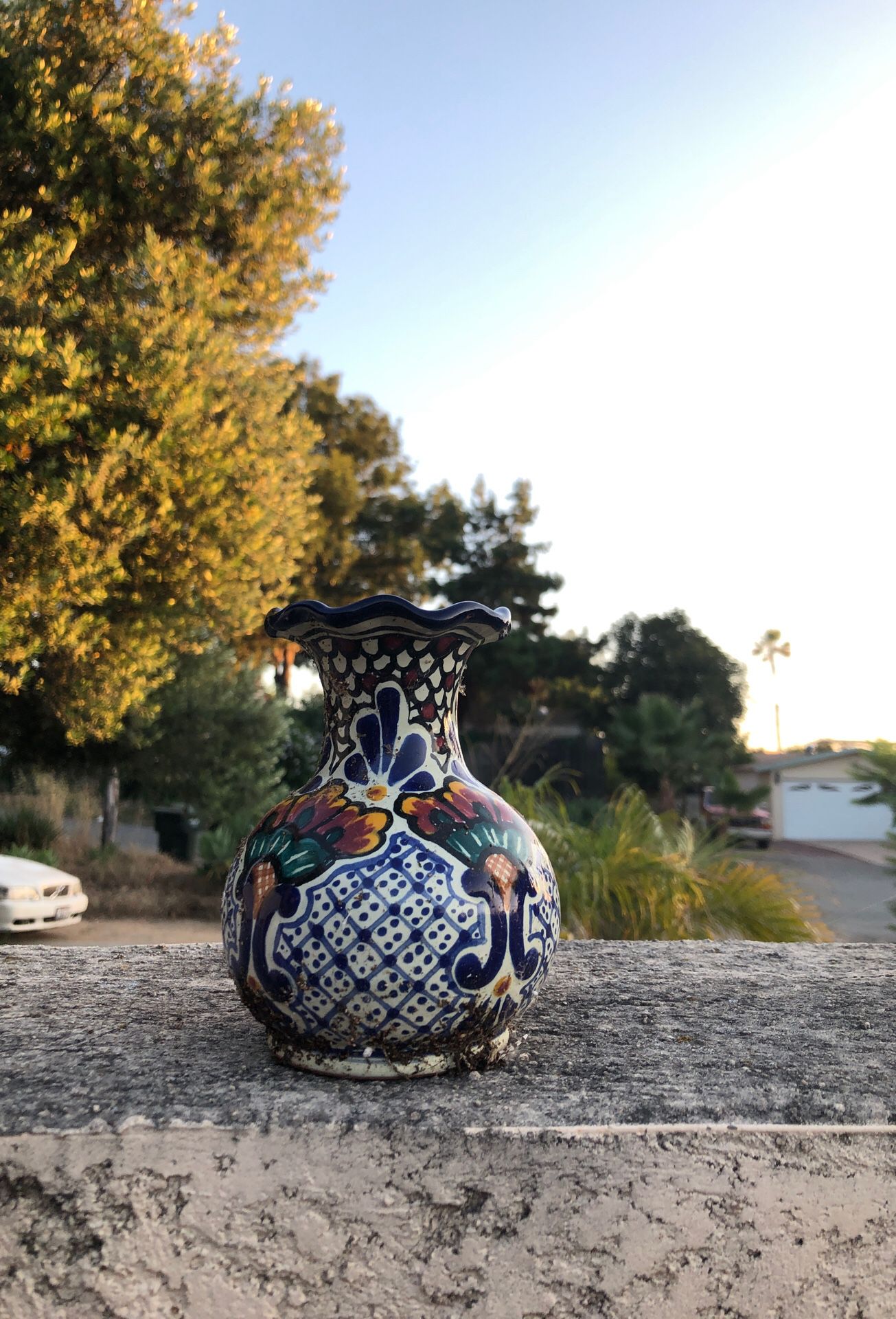 Small ceramic flower vase 4” tall