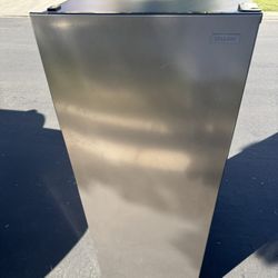 Stainless Steel Standing Convertible Upright Freezer Great For Garage 