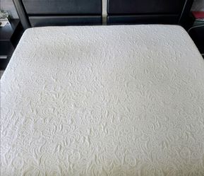 KING SIZE SERTA MATTRESS