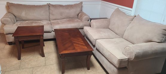 Sofa with love set in excellent condition