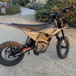 Valtinsu EM-5 - Only 220 Miles - Like New