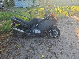 2006 Suzuki .engine Is In Good Condition
