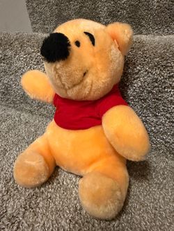 Vintage 1980s Disney Parks 9” “Winnie the Pooh” Toy Plush