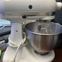 KitchenAid Classic Stand Mixer – 250W – Bowl + Attachments 🧁