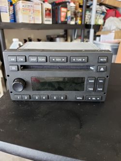 Stock CD radio 2008 Ford Crown Victoria