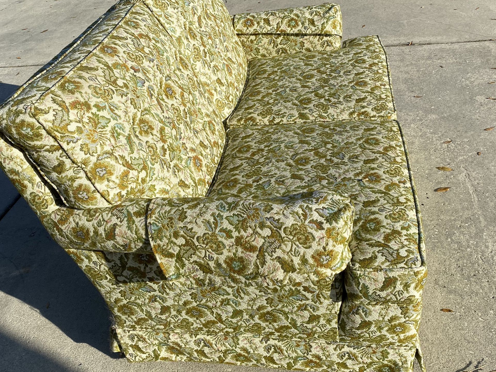 Loveseat - Floral Paisley